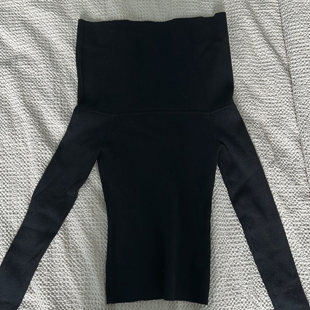 Aritzia babaton off the shoulder rubbed sweater